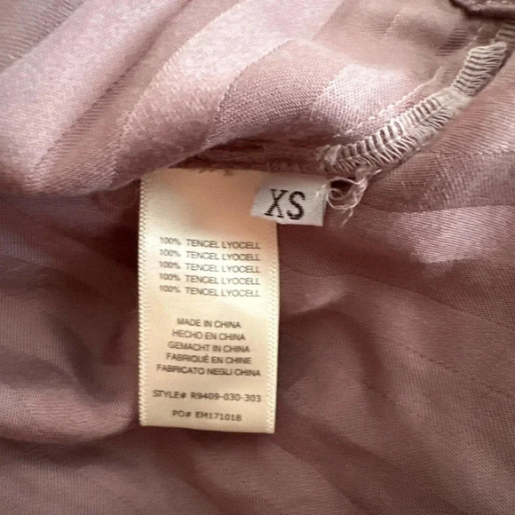 Anthropologie cloth & stone womens long sleeve button down shirt. Size XS - Picture 6 of 7